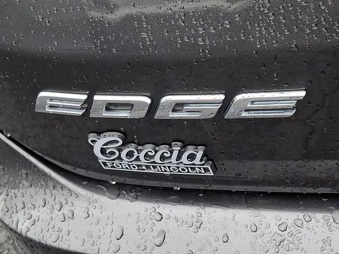 Certified 2020 Ford Edge SE image 28