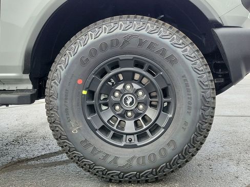 New 2026 Ford Bronco 2-Door AWD/4WD image 9