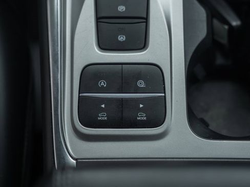 Used 2024 Ford Explorer XLT w/ Equipment Group 202A image 27