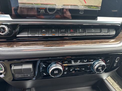 New 2026 GMC Sierra 1500 Elevation image 18