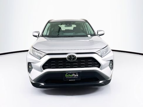 Used 2021 Toyota RAV4 XLE image 2