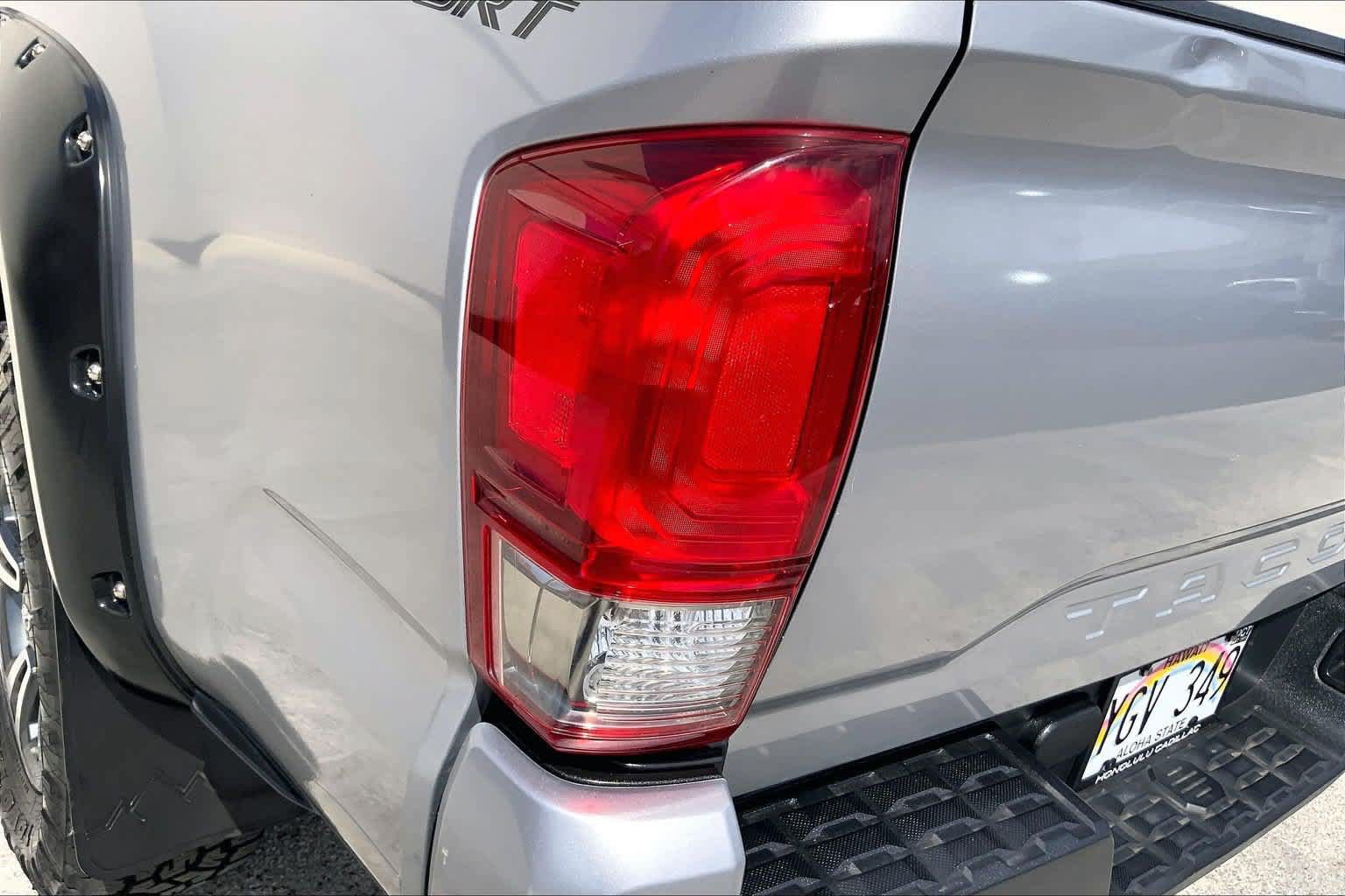 Used 2017 Toyota Tacoma 2WD Double Cab image 32