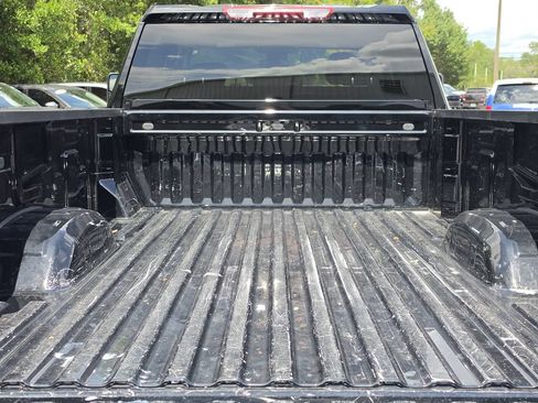 Used 2025 Chevrolet Silverado 2500 LT w/ Convenience Package AWD/4WD image 8