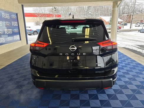 Used 2025 Nissan Rogue SV image 5