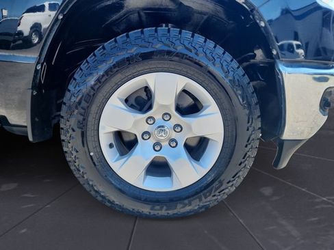 Used 2022 RAM 1500 Big Horn AWD/4WD image 14