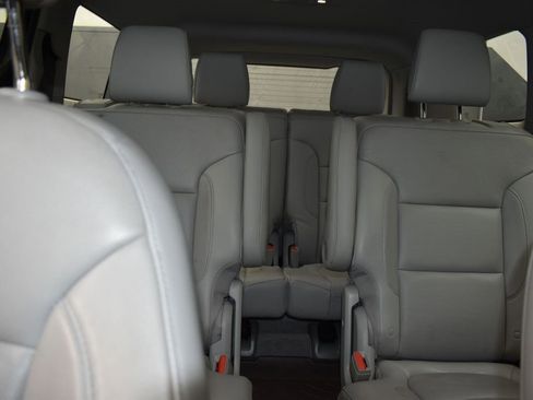 Used 2019 GMC Acadia SLT image 28