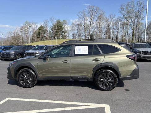 Used 2025 Subaru Outback Onyx Edition image 5
