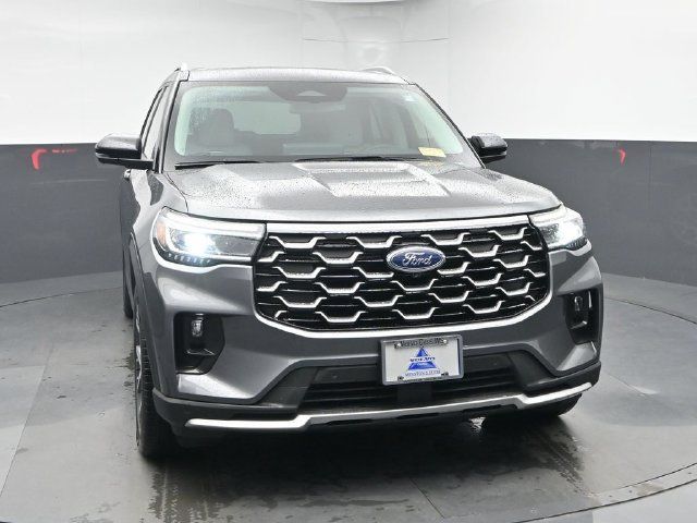 Used 2025 Ford Explorer Platinum w/ Ultimate Package AWD/4WD image 2