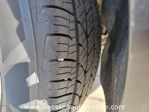 Used 2021 Chevrolet Equinox LS w/ LS Convenience Package image 34