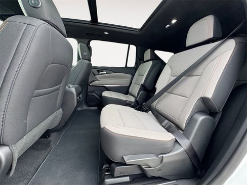 New 2026 Chevrolet Traverse LT w/ Sun and Wheel Package image 13