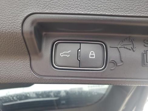 Used 2023 Ford Explorer XLT w/ Equipment Group 202A AWD/4WD image 7