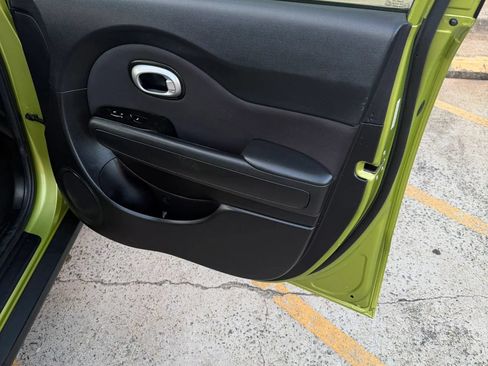 Used 2015 Kia Soul FWD image 9