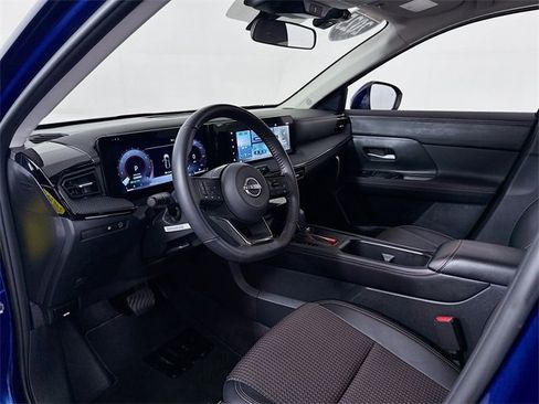 Certified 2025 Nissan Kicks SR image 7