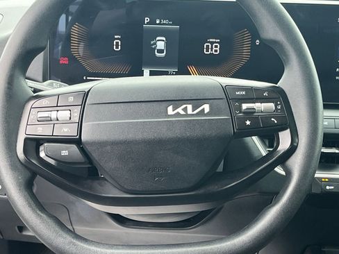 Used 2025 Kia K4 LXS image 27