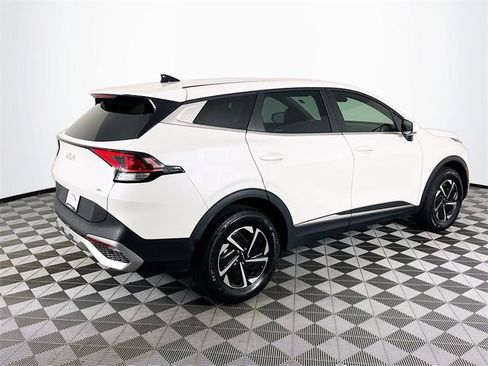 Used 2024 Kia Sportage LX image 8