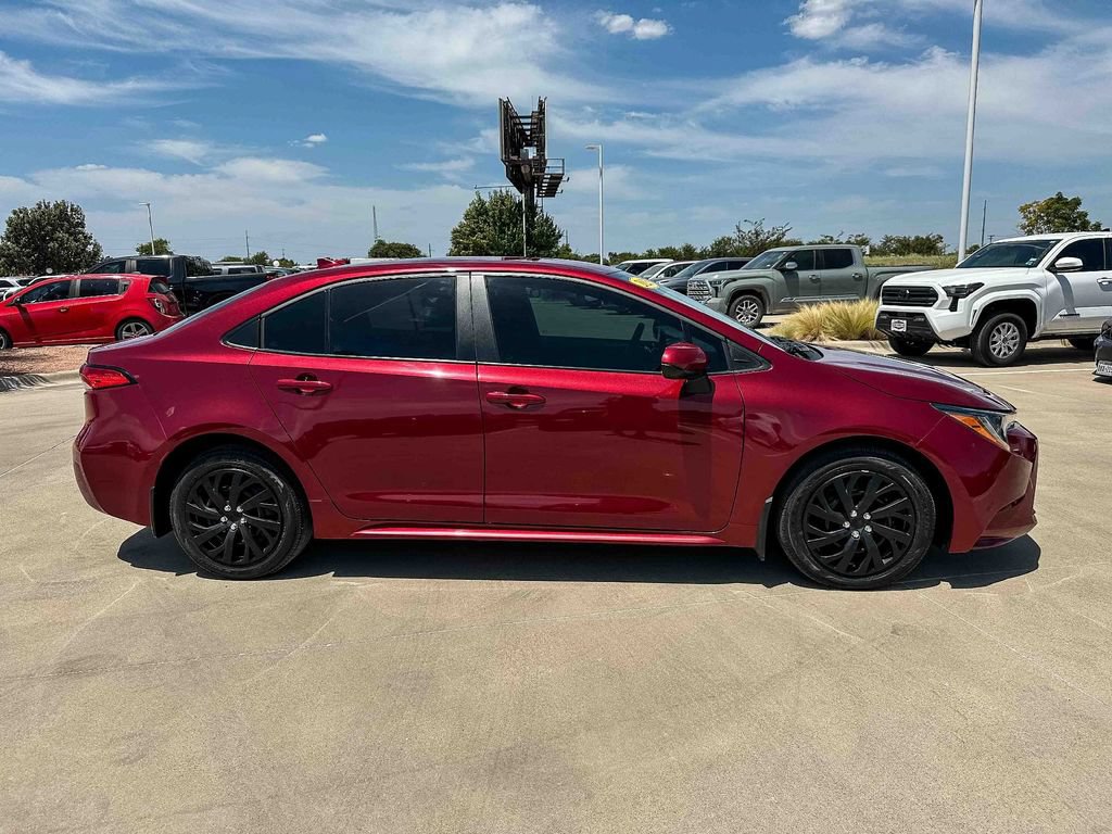 Used 2025 Toyota Corolla LE FWD image 2