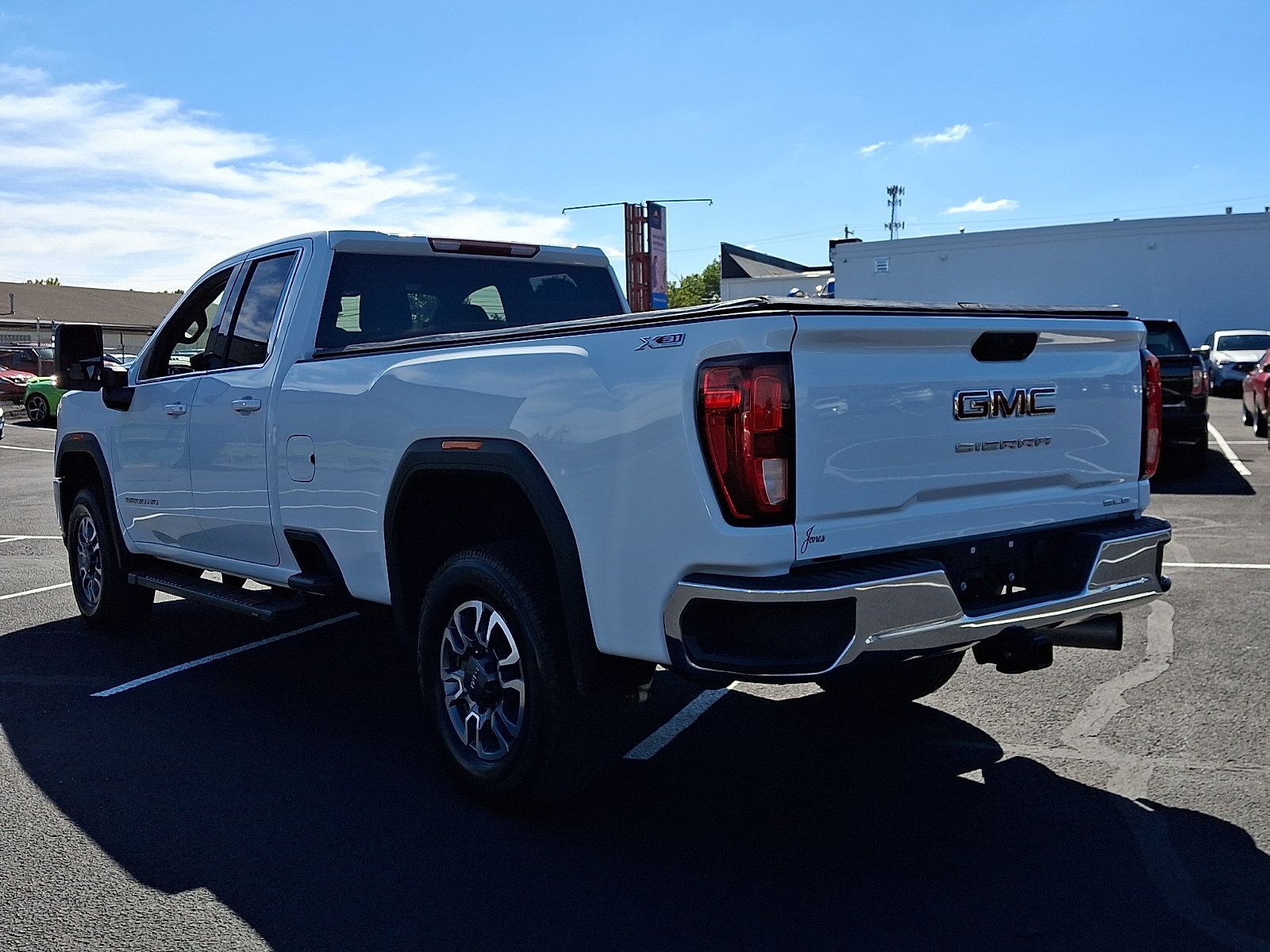 Used 2022 GMC Sierra 3500 SLE w/ SLE Value Package AWD/4WD image 4