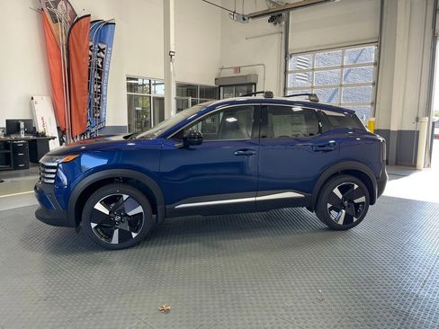 New 2026 Nissan Kicks SR image 5