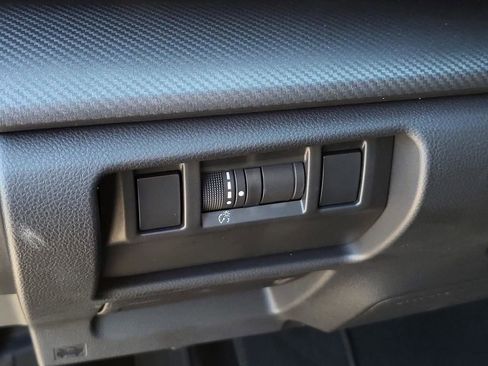 Certified 2025 Subaru Crosstrek 2.5i Limited w/ Crosstrek Mirror Package image 21