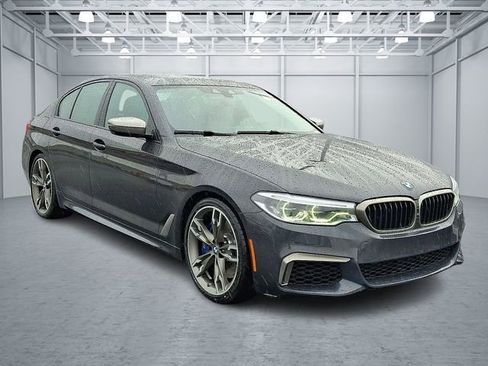 Used 2019 BMW M550i xDrive w/ Dynamic Handling Package image 3