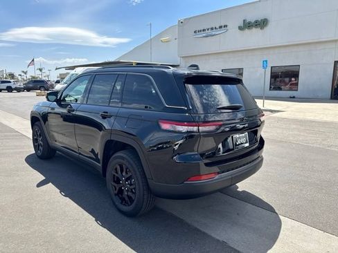 New 2026 Jeep Grand Cherokee Altitude AWD/4WD image 3