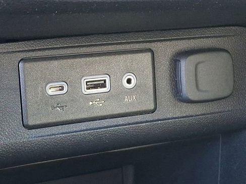 Used 2023 Buick Encore GX Select w/ Safety Package II image 29