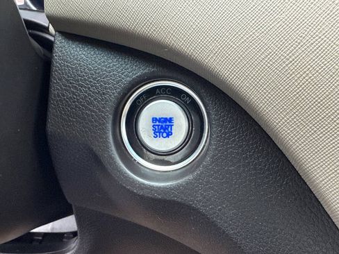 Used 2017 Hyundai Santa Fe Limited image 31