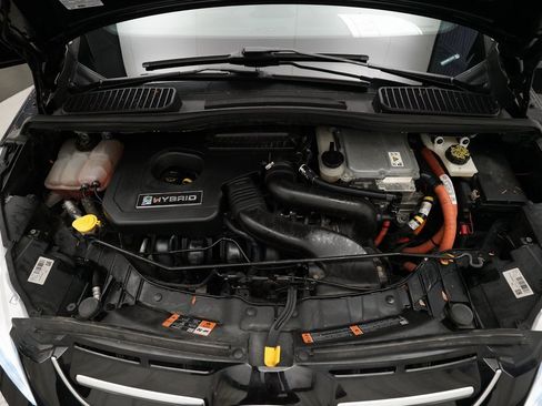 Used 2017 Ford C-MAX Titanium w/ Equipment Group 301A image 3