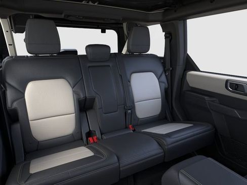 New 2026 Ford Bronco Outer Banks w/ Sasquatch Package AWD/4WD image 13
