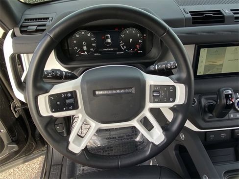 Used 2024 Land Rover Defender 110 S image 10