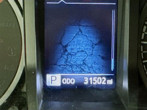 Used 2021 Toyota Tacoma SR image 5