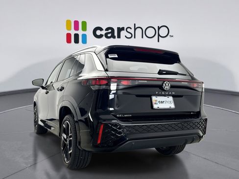 Used 2026 Volkswagen Tiguan SEL R-Line image 3