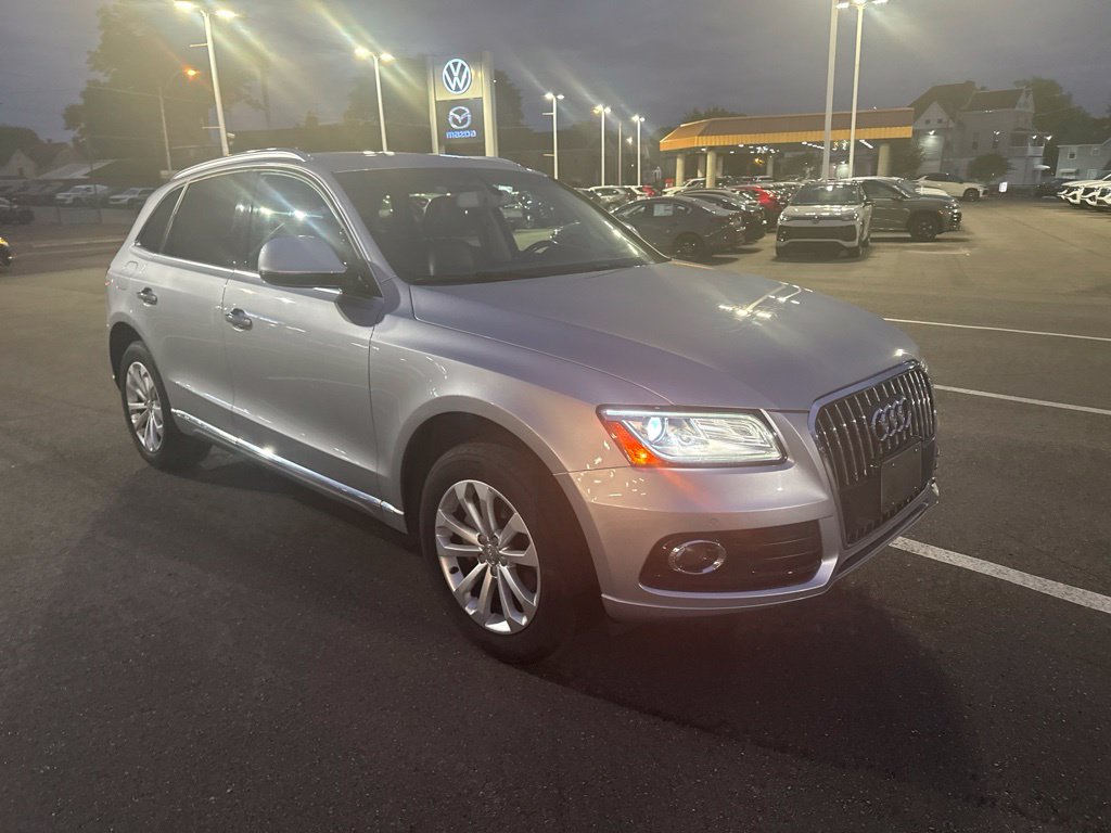 Used 2016 Audi Q5 2.0T Premium Plus w/ Technology Package AWD/4WD image 4