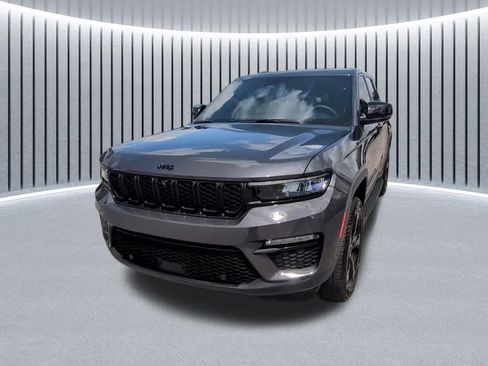 Used 2024 Jeep Grand Cherokee L Altitude AWD/4WD image 29