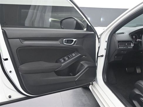 Used 2025 Honda Civic Sport image 17