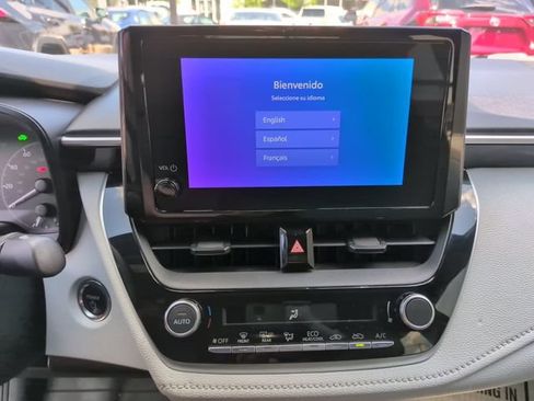 Used 2024 Toyota Corolla SE w/ Convenience Package FWD image 18