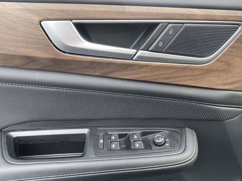 Certified 2025 Volkswagen Atlas SE w/ Panoramic Sunroof Package image 23