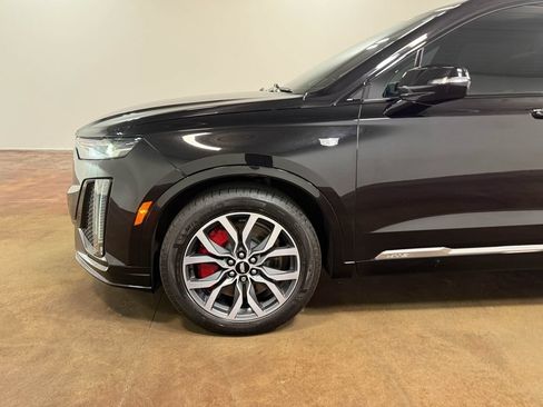 Used 2024 Cadillac XT6 Sport w/ LPO, Floor Liner Package AWD/4WD image 38