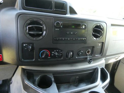 Used 2013 Ford E-250 and Econoline 250 image 19