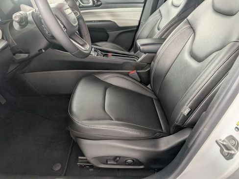 Used 2025 Jeep Compass Limited AWD/4WD image 11