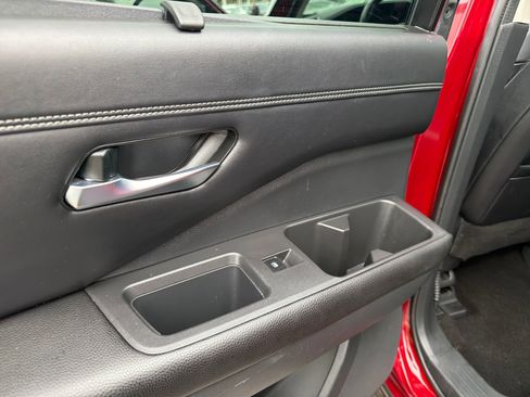 Used 2022 Nissan Pathfinder Platinum w/ Cargo Package FWD image 20
