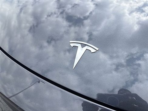 Used 2024 Tesla Model Y Long Range image 30