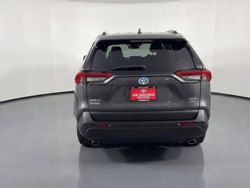 Used 2024 Toyota RAV4 XLE AWD/4WD image 4