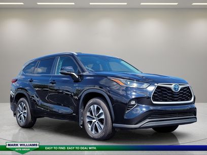 Used 2023 Toyota Highlander XLE