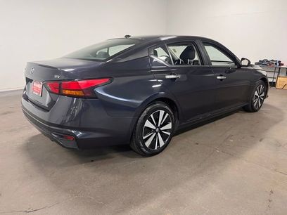Used 2022 Nissan Altima 2.5 SV