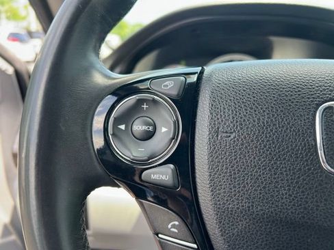 Used 2017 Honda Accord EX-L image 14