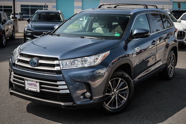 Used 2017 Toyota Highlander XLE AWD/4WD image 5