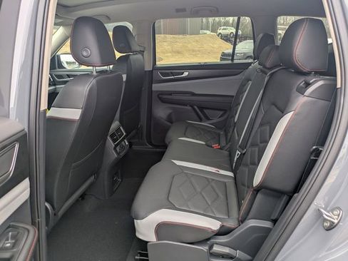 New 2026 Volkswagen Atlas Peak Edition AWD/4WD image 17