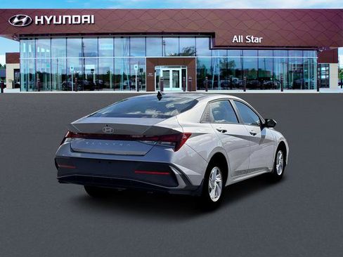 New 2026 Hyundai Elantra SE image 9