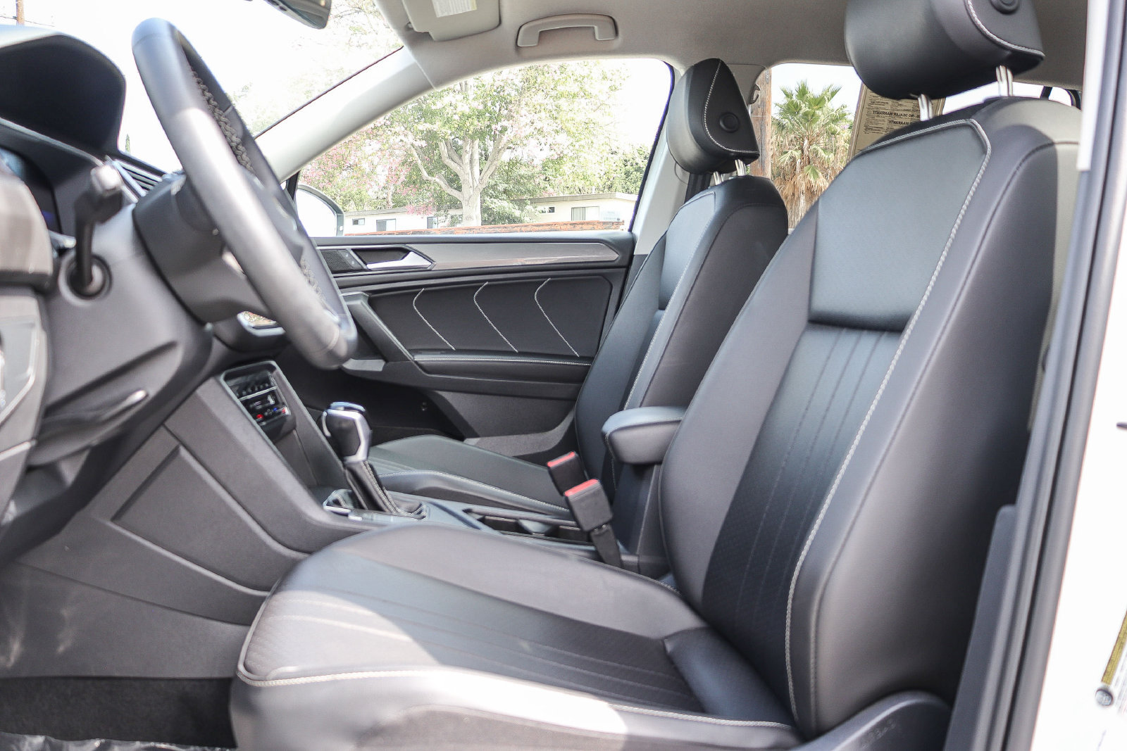 Used 2023 Volkswagen Tiguan SE FWD image 18